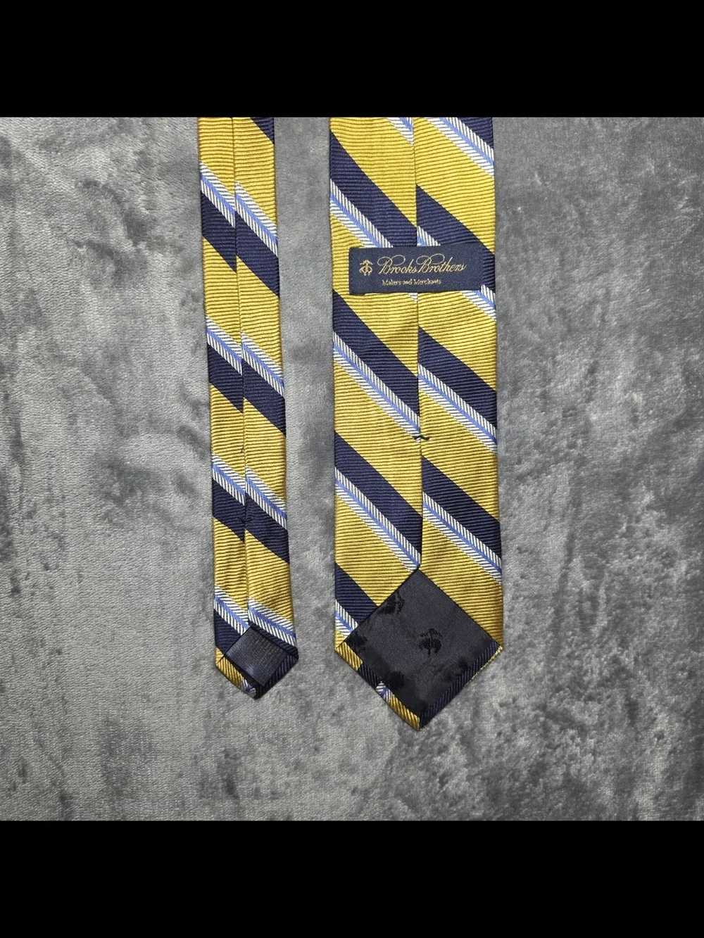 Classic Brooks Brothers Yellow and Navy Diagonal Stripe Men's Tie